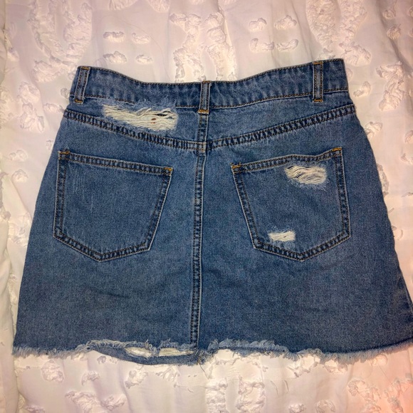 Distressed Blue Jean Skirt!💕 - Picture 2 of 4